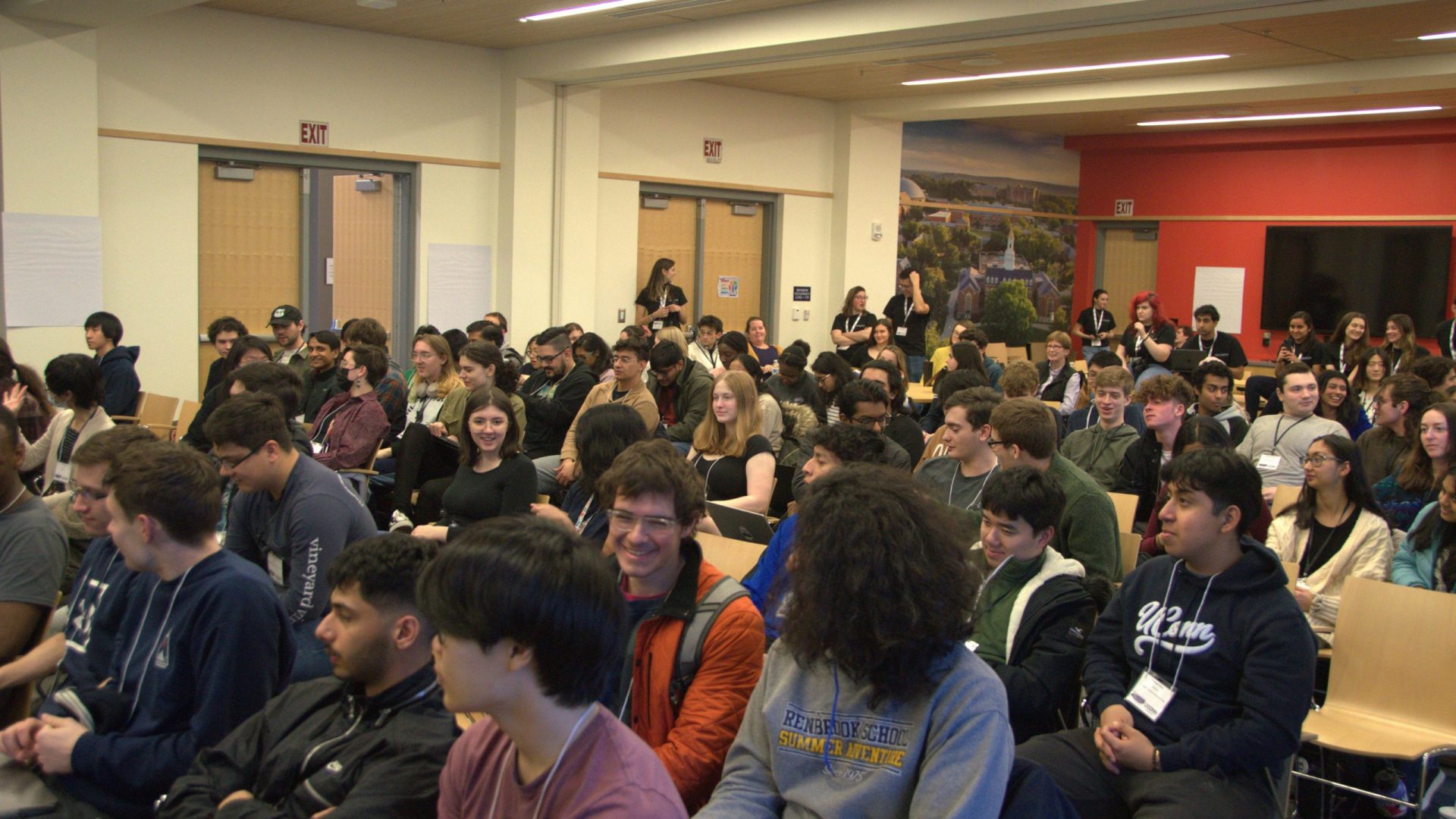A large crowd fills the Idea Lab room of UConn's Werth Tower Residence Hall!